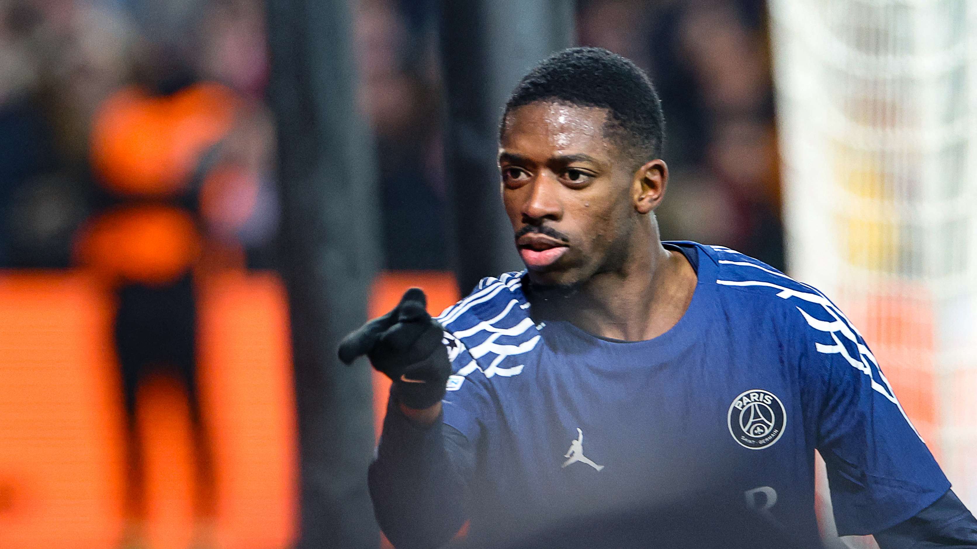 依然紧随其 依然紧随其